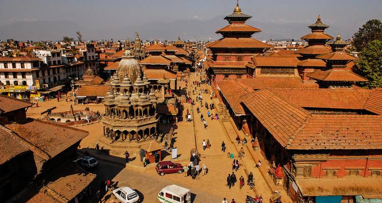 Resumen de arquitectura histórica con techos estilo pagoda.