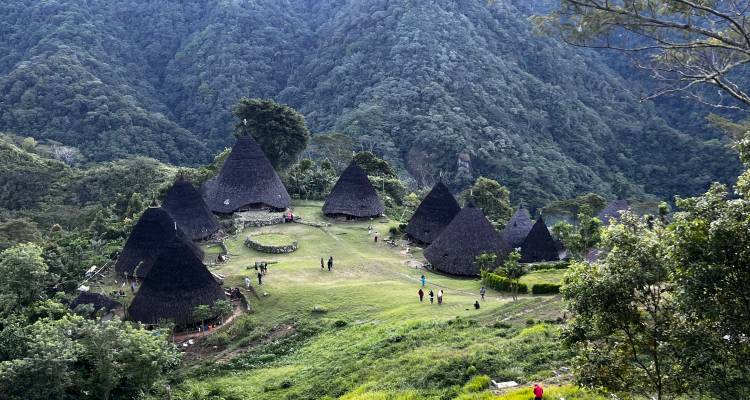 Flores Frontier: Jungles, Villages & Komodo Quests - G Adventures 5