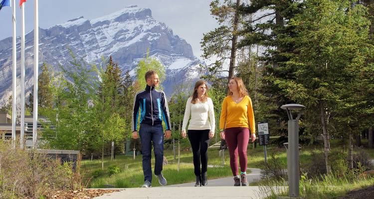 Highlights of Alberta & Rockies Tour - Discover Canada Tours 1