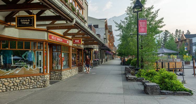 Highlights of Alberta & Rockies Tour - Discover Canada Tours 2