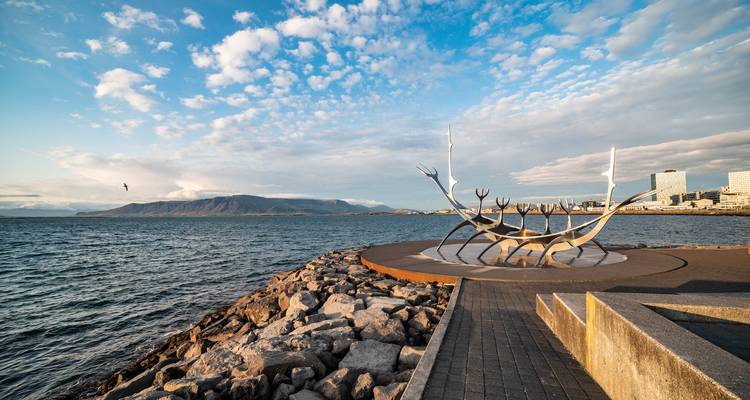 Eternal Nights, Endless Love: Reykjavík for Two - Worldee 9