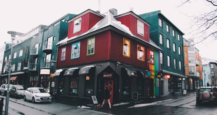 Eternal Nights, Endless Love: Reykjavík for Two - Worldee 1