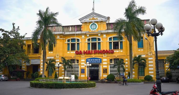 Vue de face de la gare de Ga Hai Phong.