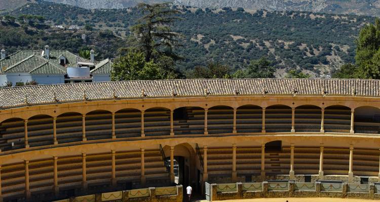 Southern Spain Unveiled, From Palaces to Coastlines - Worldee 8