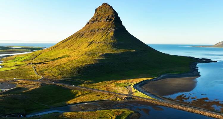 Aventure en Islande : geysers, chutes d'eau et fjords mystérieux - Worldee 1