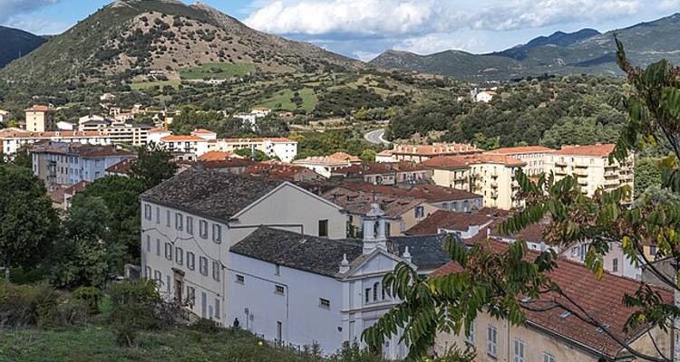 La Corse déchaînée : Là où les falaises rencontrent la marée - Worldee 2