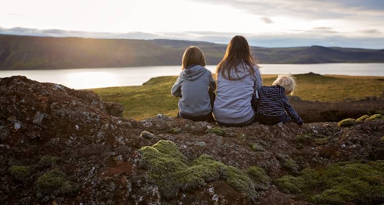 Whale Watchers & Puffin Chasers: A 5-Day Icelandic Funventure - Worldee 2