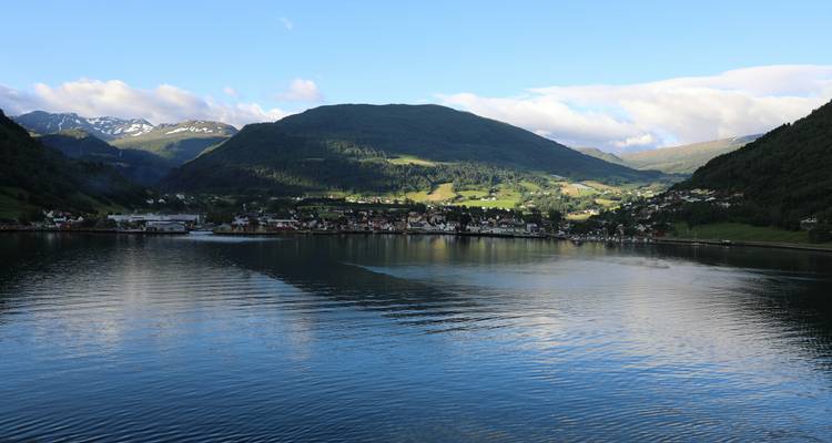 Norwegian nature and famous hikes - Worldee 9