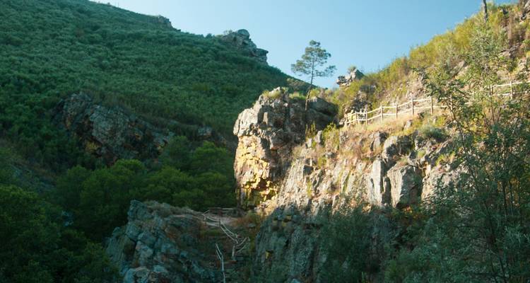 An adventurous walking expedition into the heart of Arrábida - Worldee 6