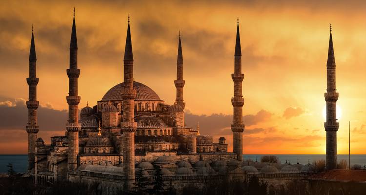 Istanbul: A Journey Through History - Worldee 6