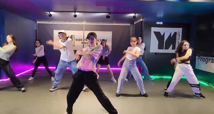 6 jours de rêves K-POP : Explorez les endroits les plus branchés de Séoul (guide et chauffeur privés）Family Tour - Customizable - UME Travel Co. Ltd 3