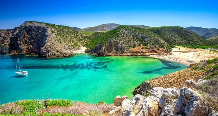 Beautiful coastal landscape with clear waters and sandy beaches.