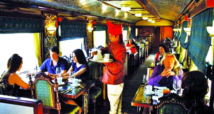 Heritage of India –by Maharaja Express & Himalayan Toy Train Tour - TTI TOURS 4