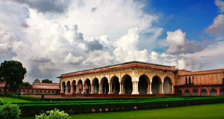 Heritage of India –by Maharaja Express & Himalayan Toy Train Tour - TTI TOURS 10