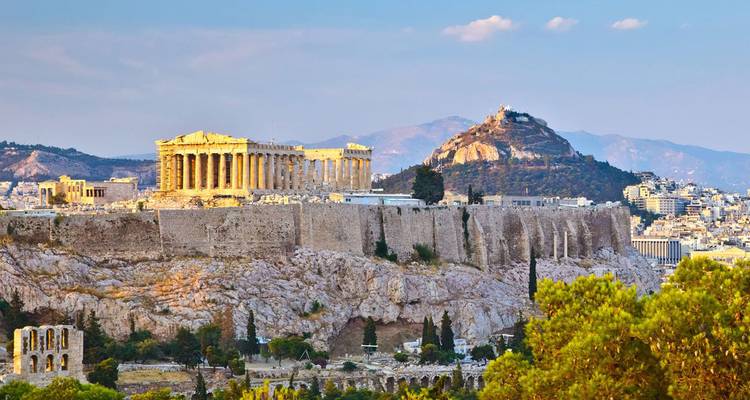 Vue de l'Acropole et du paysage urbain environnant à Athènes.