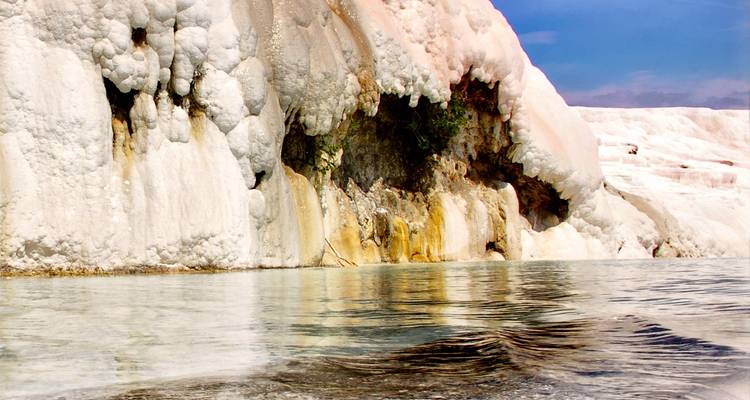 Thermal pools and travertine terraces in Pamukkale, Turkey.