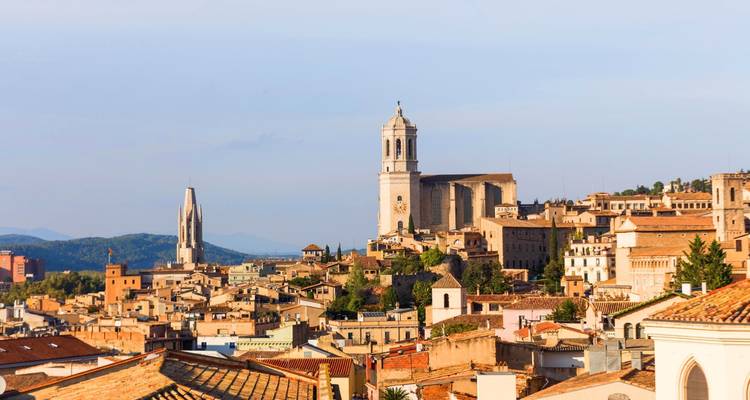 Stadtansicht von Girona mit gotischer Architektur