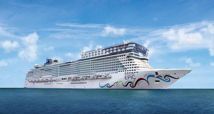 Gran crucero en el océano.