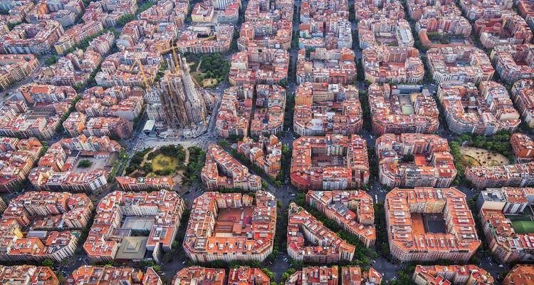 Vue aérienne de Barcelone avec la Sagrada Familia.