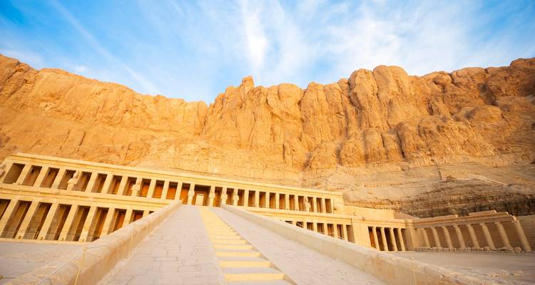 Le Temple d'Hatchepsout pendant la journée.
