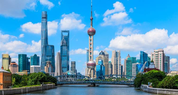 Horizon moderne de Shanghai avec des gratte-ciel imposants.