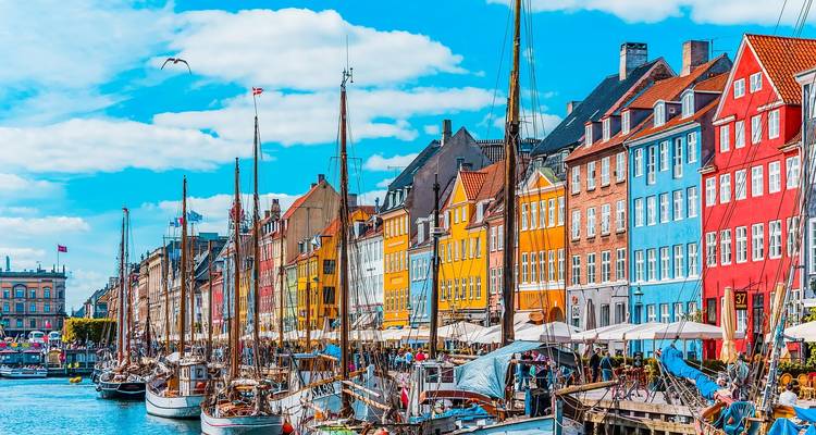 Bunte Gebäude entlang des Nyhavn-Kanals in Kopenhagen