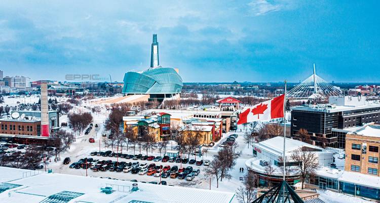 Paysage urbain de Winnipeg en hiver avec le Musée canadien pour les droits de la personne.