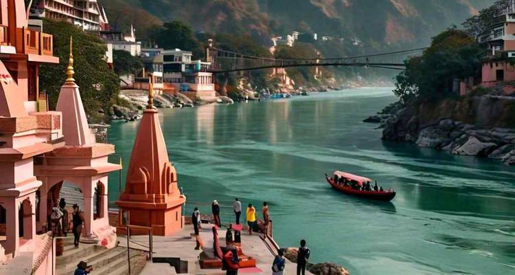 Bateaux sur le Gange avec les temples environnants.