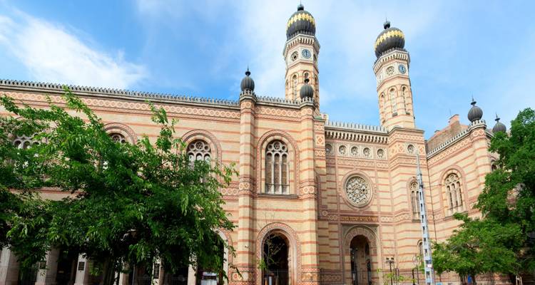 Sinagoga de la Calle Dohány con fachada decorativa.