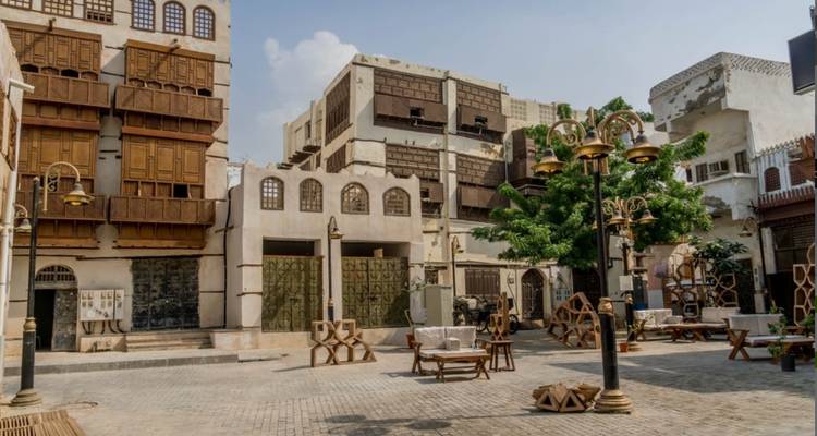 Historische architectuur op een stadsplein.