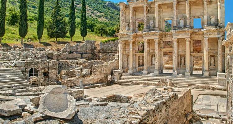 Ruinas de un teatro antiguo en Éfeso, Turquía.