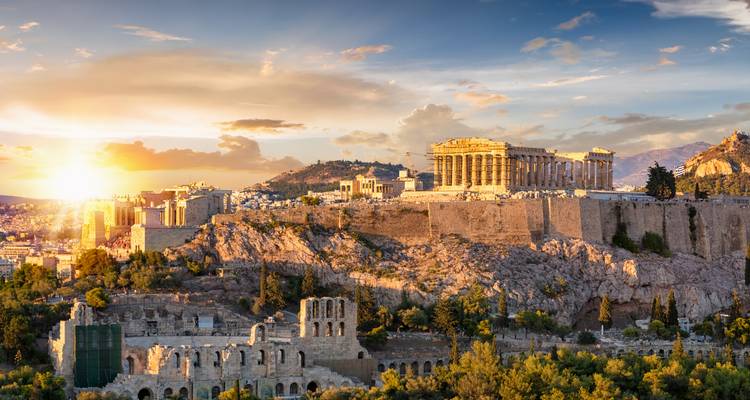 Vista panorámica de la Acrópolis al atardecer.