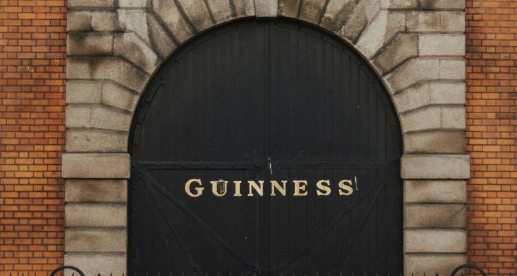 Entrada al Almacén Guinness.