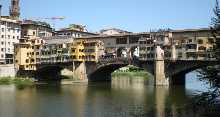 Pont Ponte Vecchio sur l'Arno à Florence.
