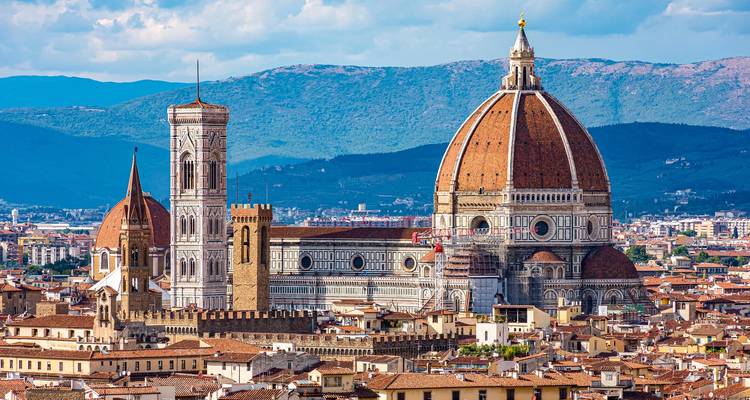 Vue panoramique de Florence avec la cathédrale de Florence au premier plan
