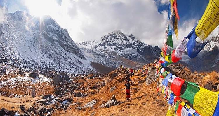 Excursionismo al Santuario del Annapurna - Exodus Adventure Travels 3