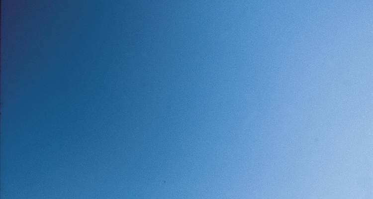 Leerer blauer Himmel.