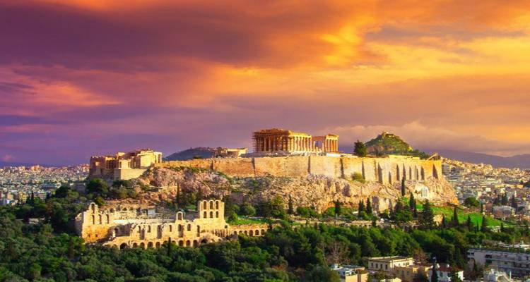 Vue du coucher de soleil sur l'Acropole d'Athènes.