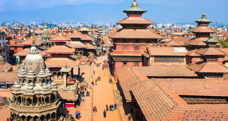 Uitzicht op Bhaktapur Durbar Square met tempels.