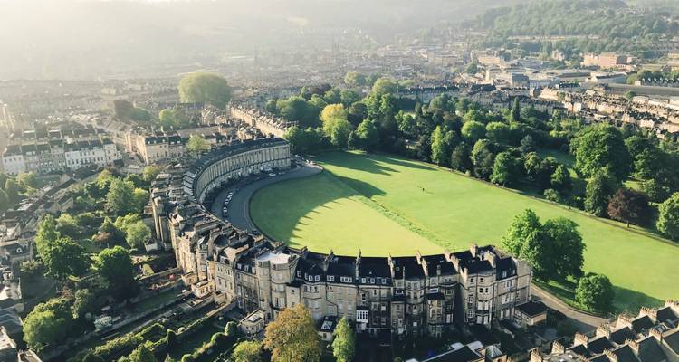 Vue aérienne du Royal Crescent à Bath.