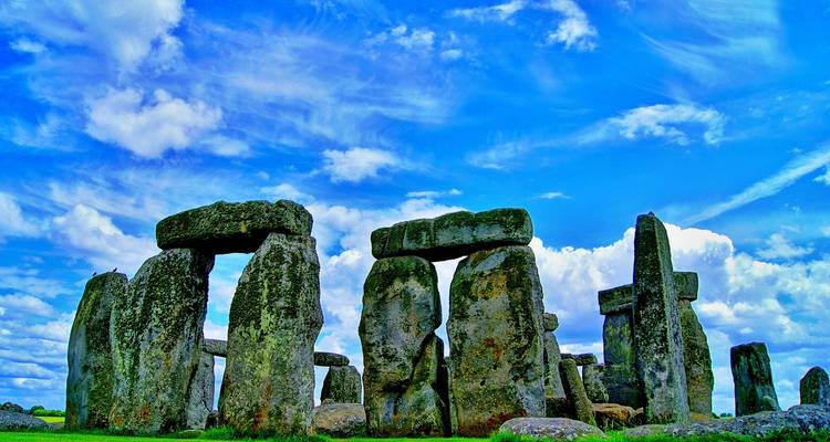 Ciel dégagé au-dessus de Stonehenge.