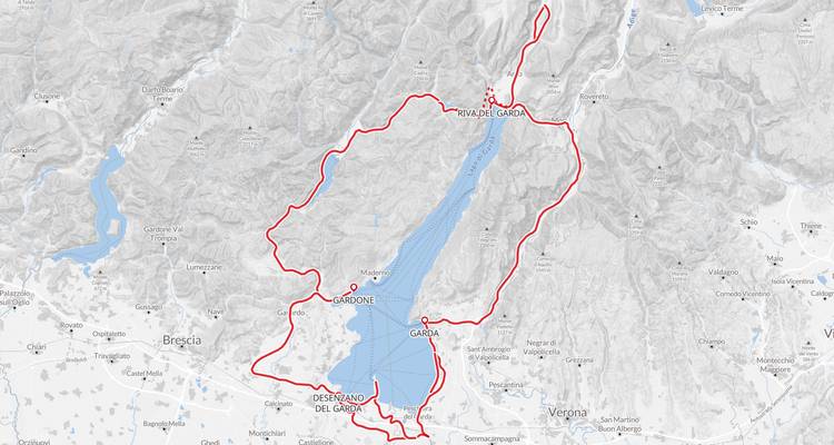 Carte d'itinéraire présentant un circuit cycliste autour du lac de Garde et des localités environnantes.