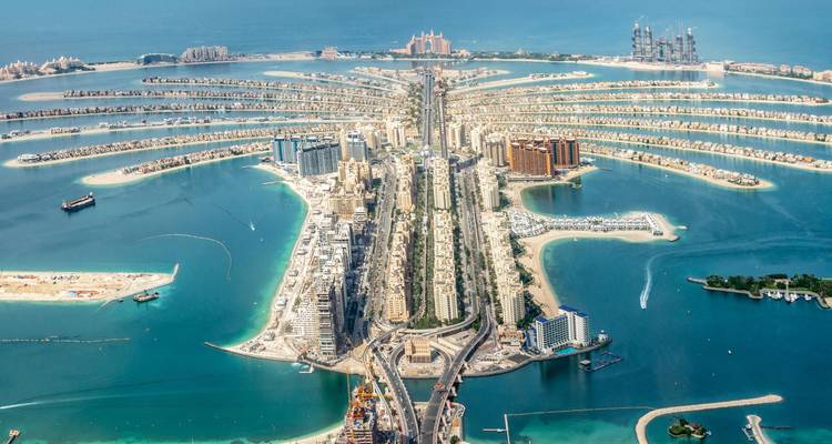 Photographie aérienne haute définition de l'archipel de la Palmeraie de Dubaï s'étendant dans le golfe Persique.