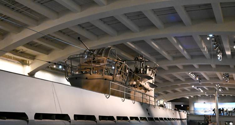 L'exposition du sous-marin historique U-505 présentée à l'intérieur du Musée des sciences et de l'industrie de Chicago.