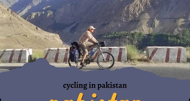 Dezelfde fietsafbeelding met toegevoegde grafische tekst die fietsen in Pakistan promoot