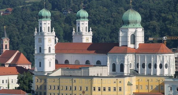 Enchanting Christmas & New Year's (2024) (Passau to Budapest, 2024) (including Salzburg) - Uniworld Boutique River Cruise Collection 7