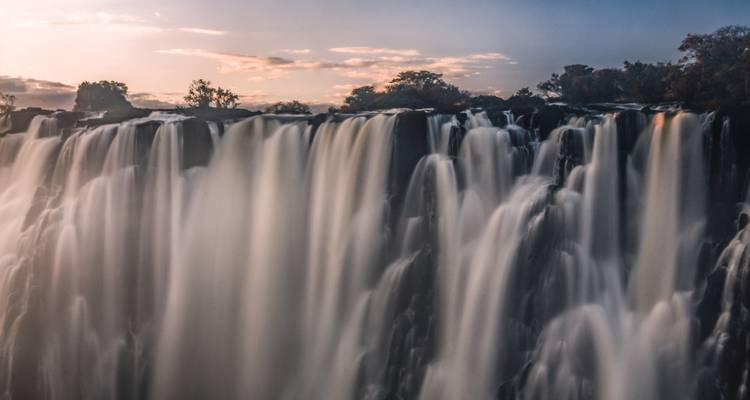 Delta et; Falls Discoverer - G Adventures 3