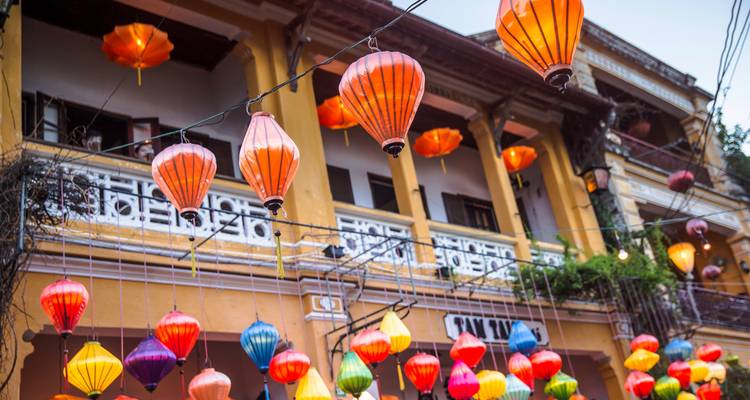 Desde Camboya a Vietnam: mercados nocturnos y elaboración de fideos - G Adventures 4