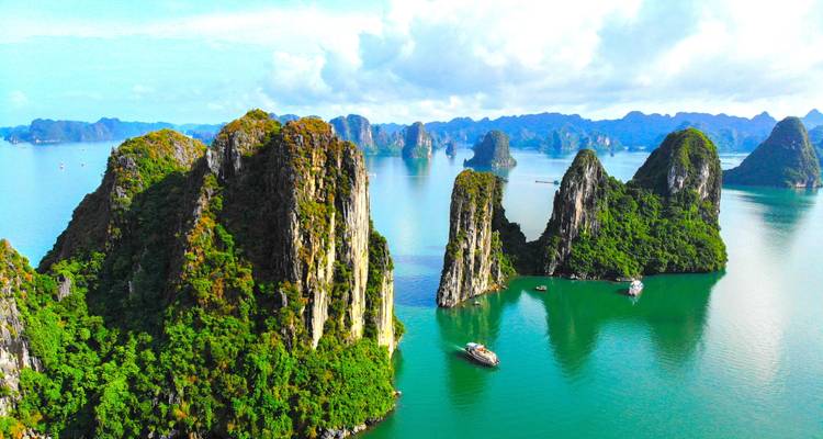 Vietnam : Villes historiques et croisière dans la baie d'Halong - G Adventures 9