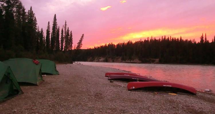 Excursion en canoë sur la rivière Athabasca en Alberta, Canada - Timberwolf Tours Ltd. 3